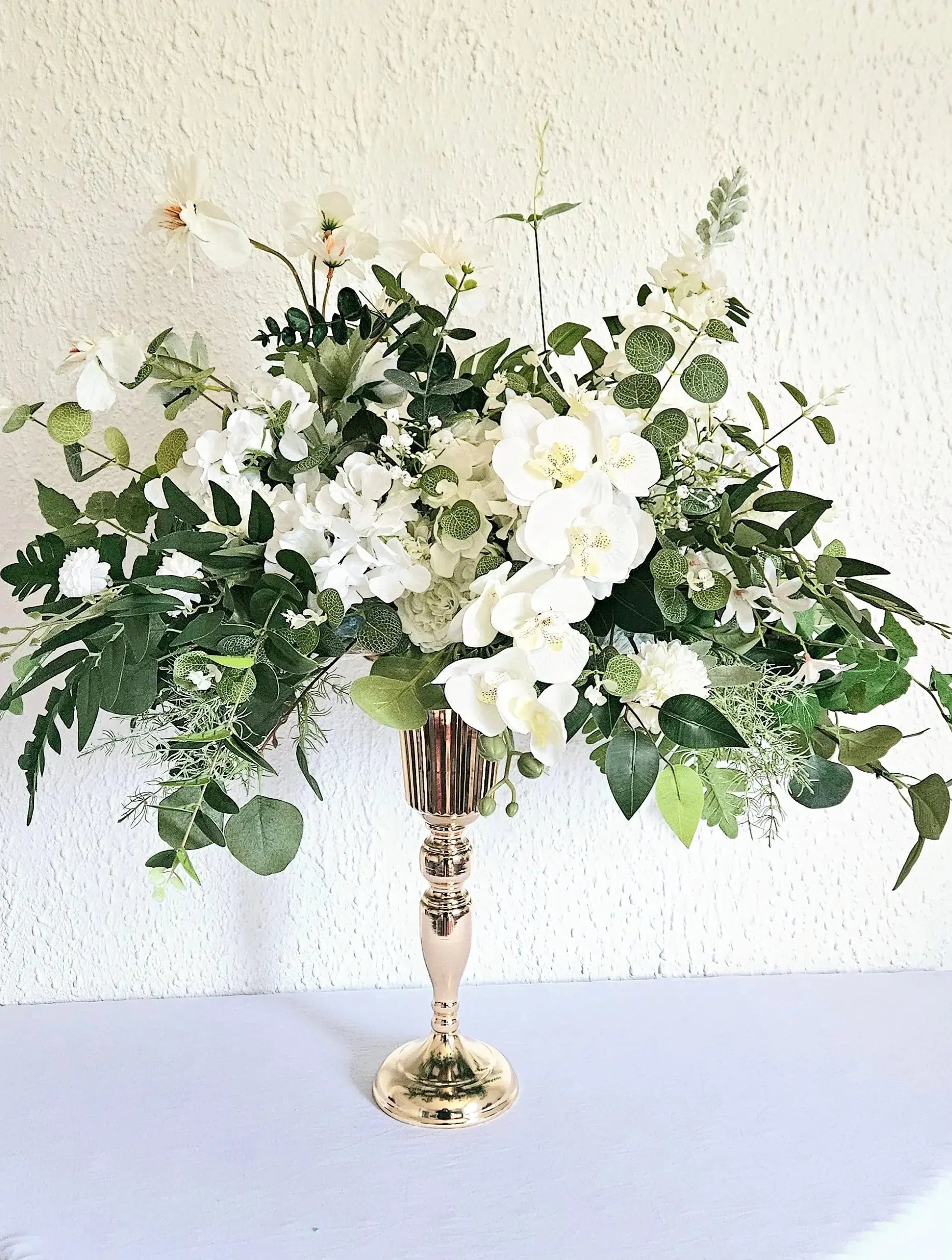 Composition florales nature sur vase doré Sweet Table Mariage Mariage montbéliard